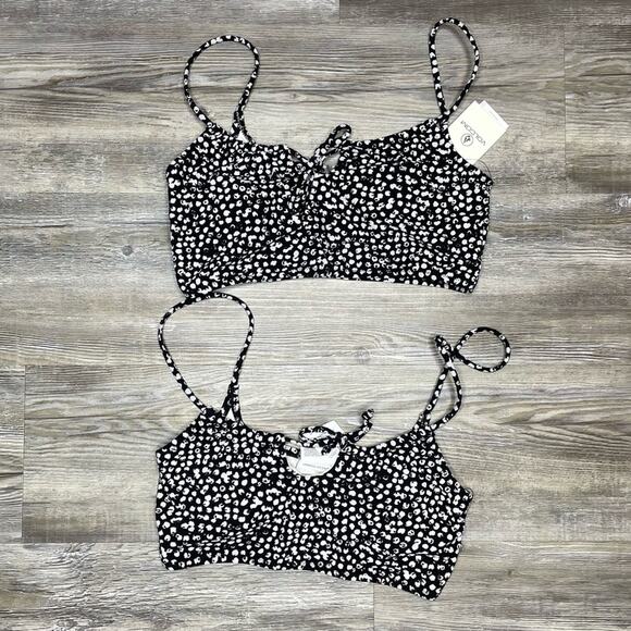 Volcom Women's Black/White Ain't Dot You Crop Pullover Bikini Swim Top sz XS - Picture 2 of 4